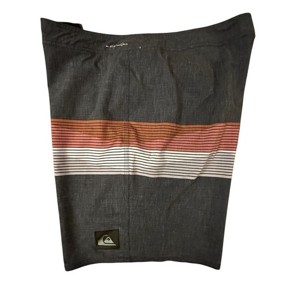Quiksilver ~ Mens grey Boardshorts ~ size 40 - Picture 3 of 14